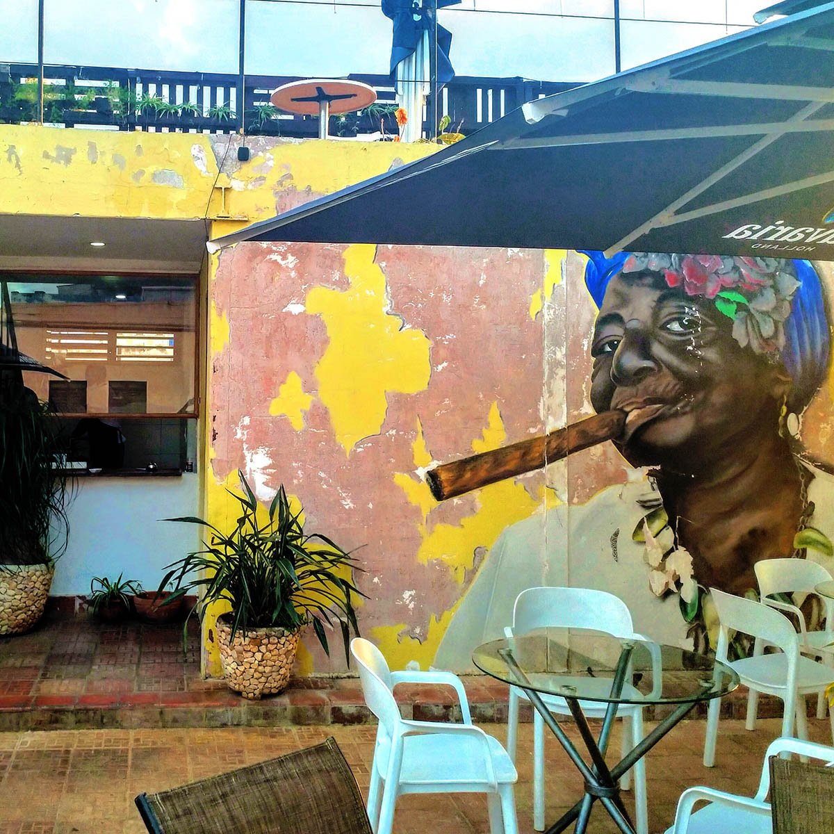 Morro 52 bary z tarasem widokowym w Hawanie